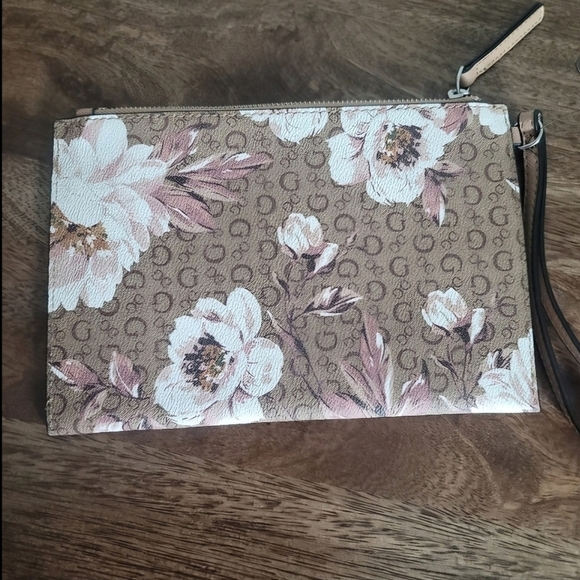 Wristlet Guess Purse Handbag Mocha Floral White Cosmetic Makeup Grab N Go - Picture 6 of 6